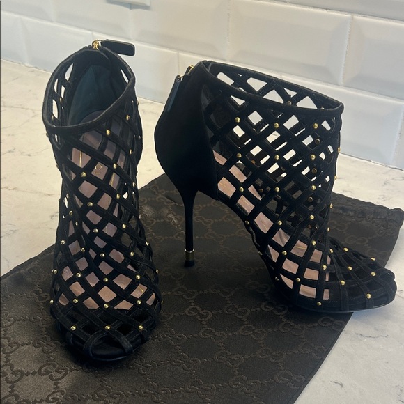 Gucci Black and Gold Women's Heels - Picture 1 of 12